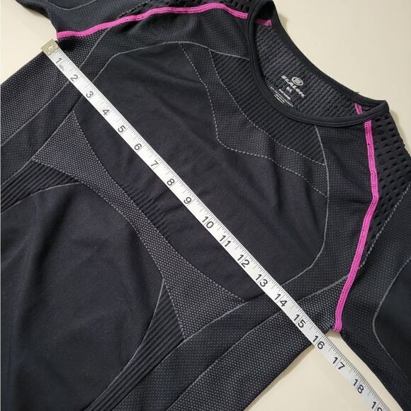 Slalom Women's Black Performance Long Sleeve Crewneck Pullover Top - Picture 3 of 11